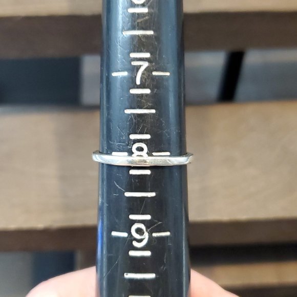 Size 8 925 Sterling Silver Brilliant Amethyst And Cubic Zirconia Ring - Picture 6 of 8